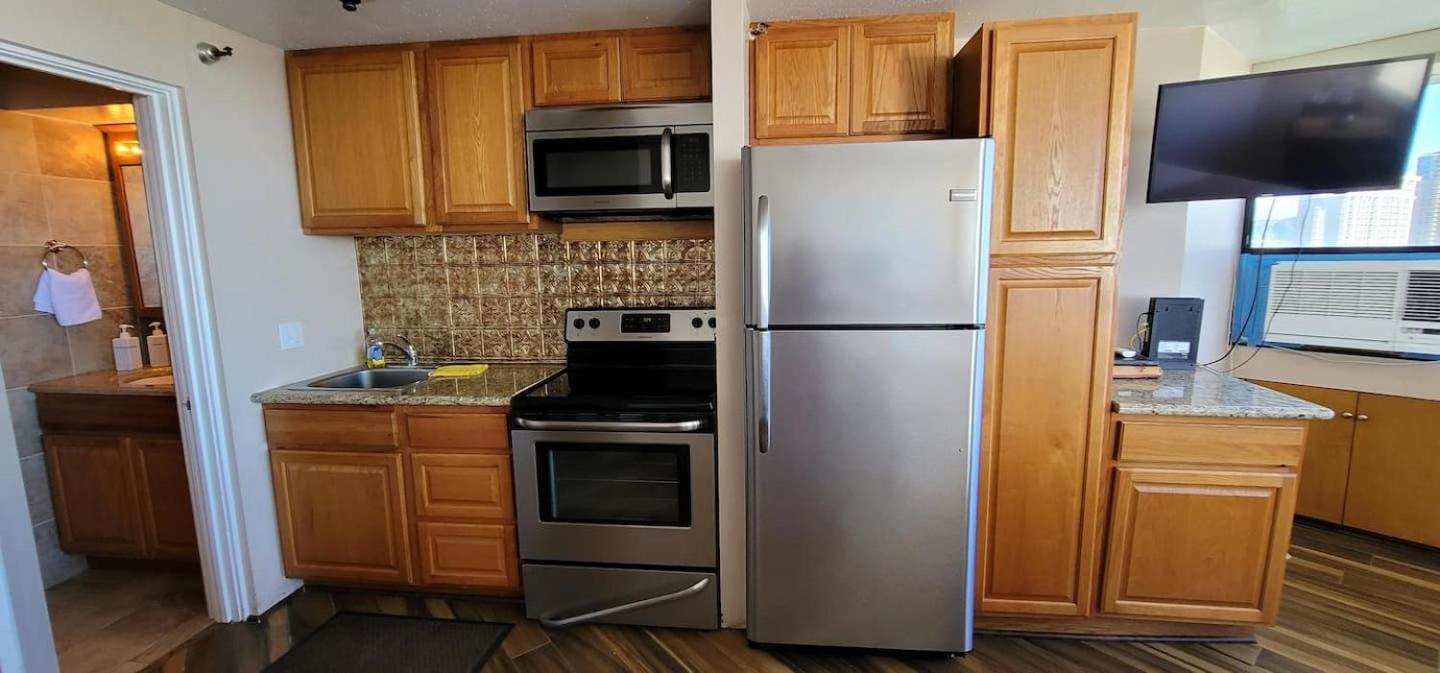 Waikiki Studio Steps To Beach-Mall Free Parking-Wifi Χονολουλού Δωμάτιο φωτογραφία