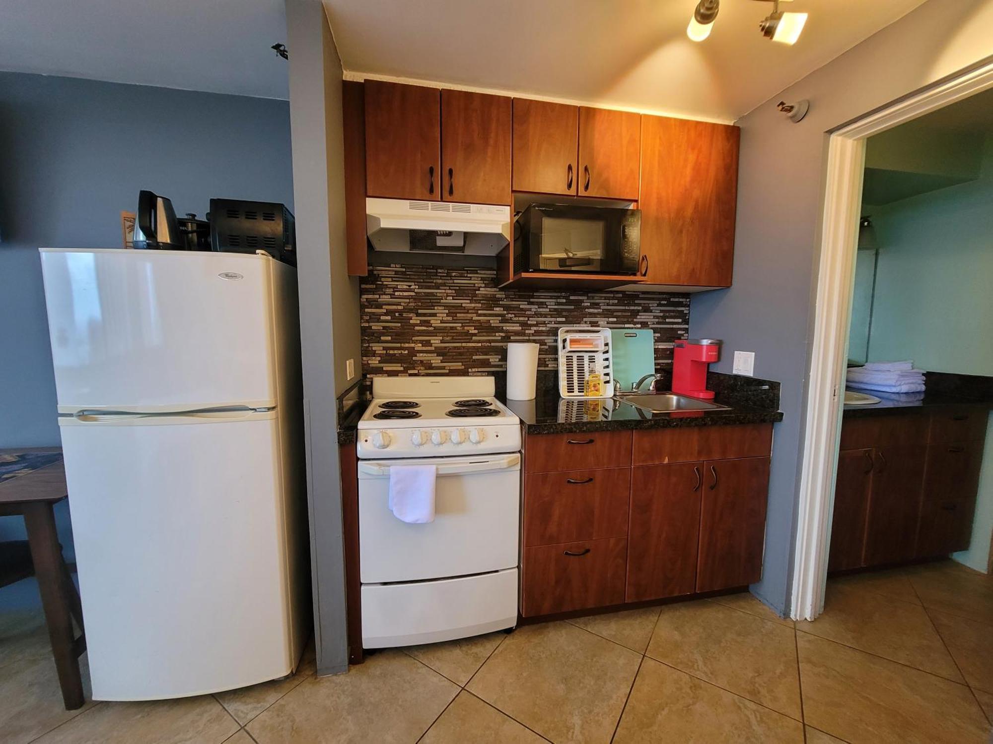 Waikiki Studio Steps To Beach-Mall Free Parking-Wifi Χονολουλού Δωμάτιο φωτογραφία